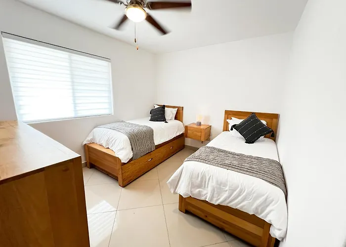 Spacious With Terrace, Pool And Access Puerto Aventuras