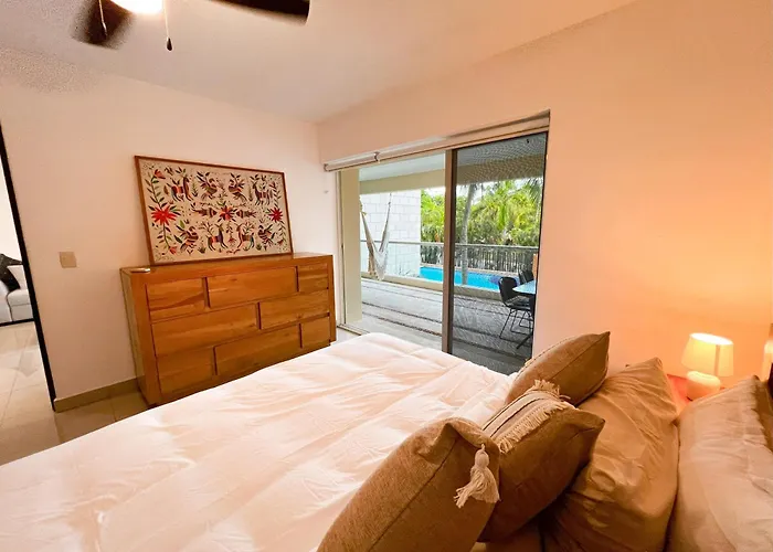 Spacious With Terrace, Pool And Access