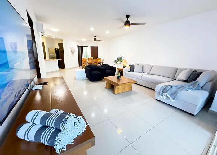 Spacious With Terrace, Pool And Access