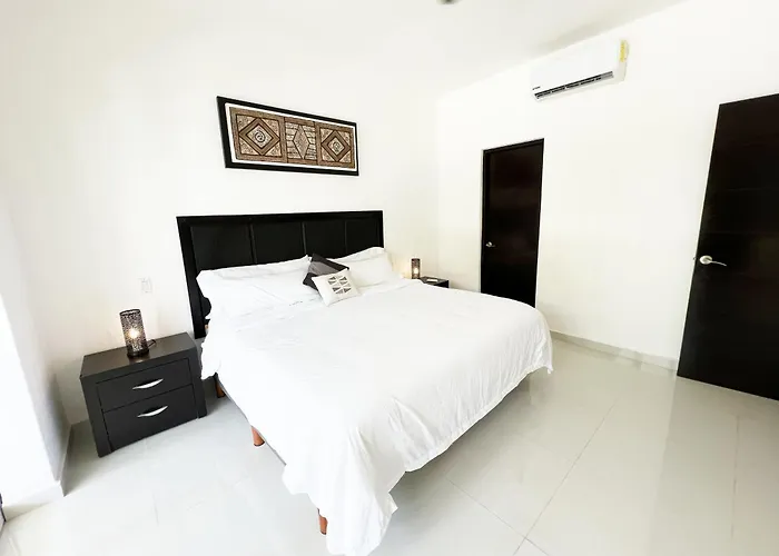Spacious With Terrace, Pool And Access Puerto Aventuras