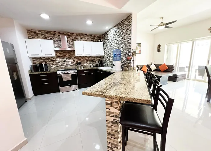 Spacious With Terrace, Pool And Access