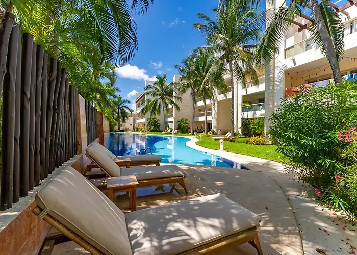 Spacious With Terrace, Pool And Access Apartment *