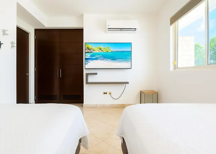 Spacious With Terrace, Pool And Access Apartment *