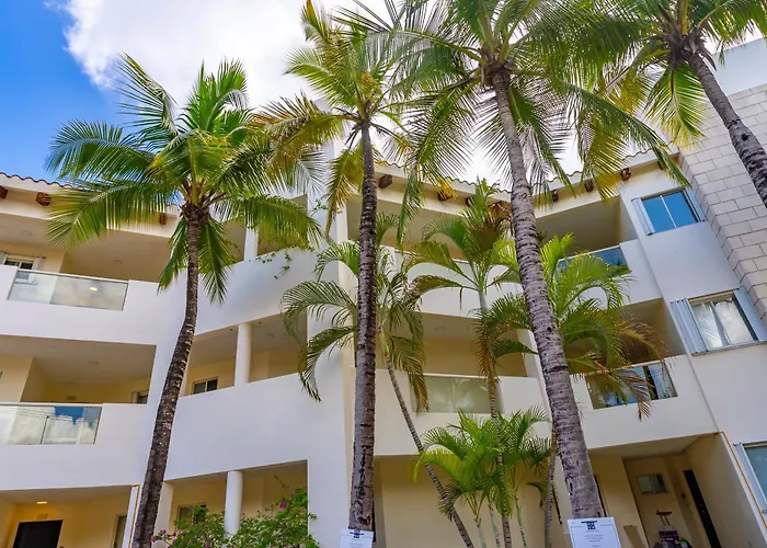 Spacious With Terrace, Pool And Access Apartment