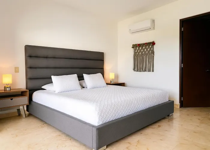 Spacious With Terrace, Pool And Access Puerto Aventuras