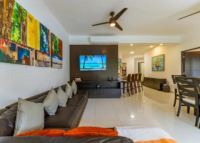 Spacious With Terrace, Pool And Access Puerto Aventuras