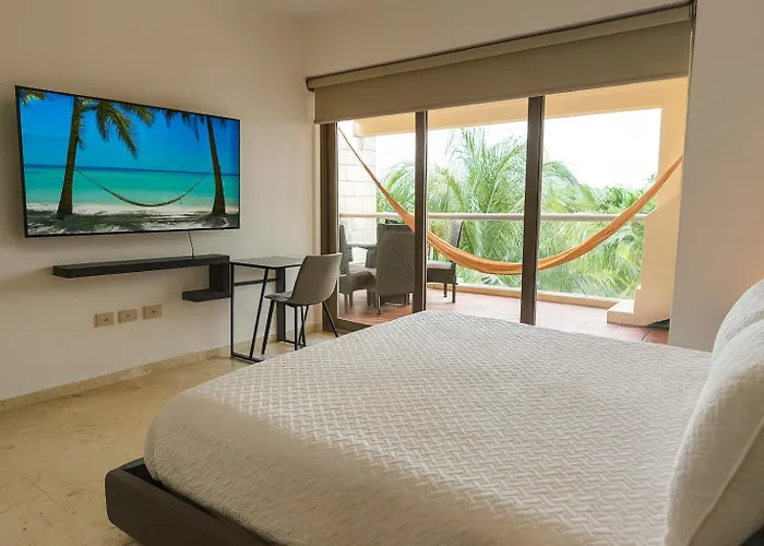 Spacious With Terrace, Pool And Access Apartment Puerto Aventuras
