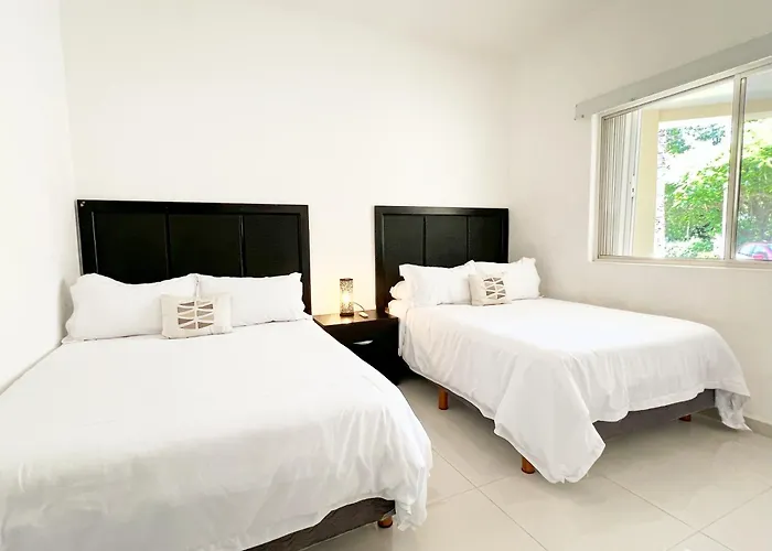 Spacious With Terrace, Pool And Access